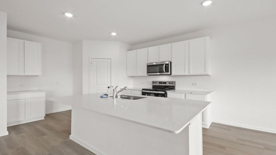 Furnished interior view inside a new home in Lake Conroe Cove, Willis (Image 6).