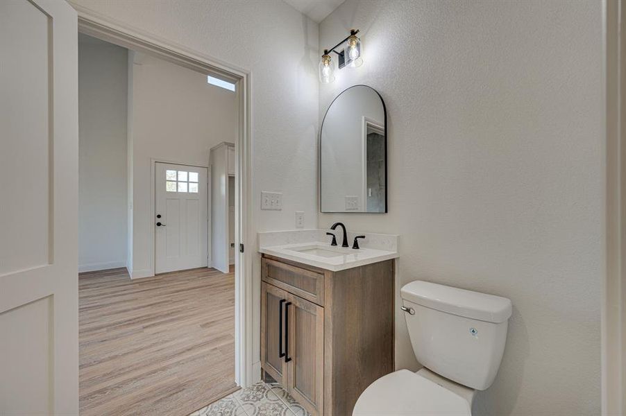 Furnished interior view inside a new home in , West Tawakoni (Image 12).