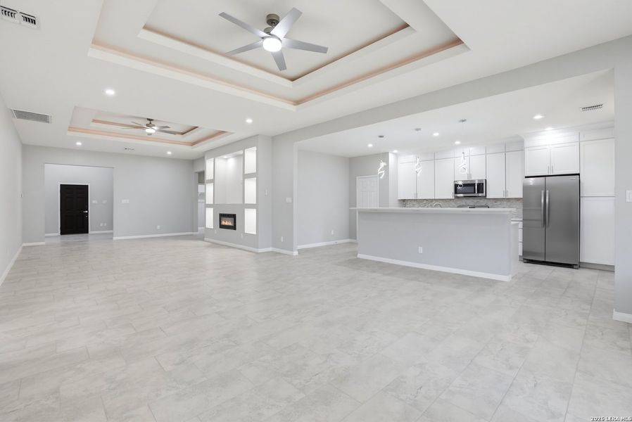 Spacious, unfurnished interior of a new home in , Spring Branch (Image 25).