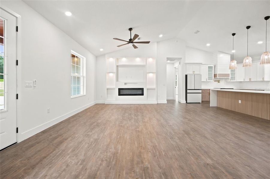 Spacious, unfurnished interior of a new home in , Dunnellon (Image 31). Spacious, unfurnished interior of a new home in , Dunnellon (Image 31).