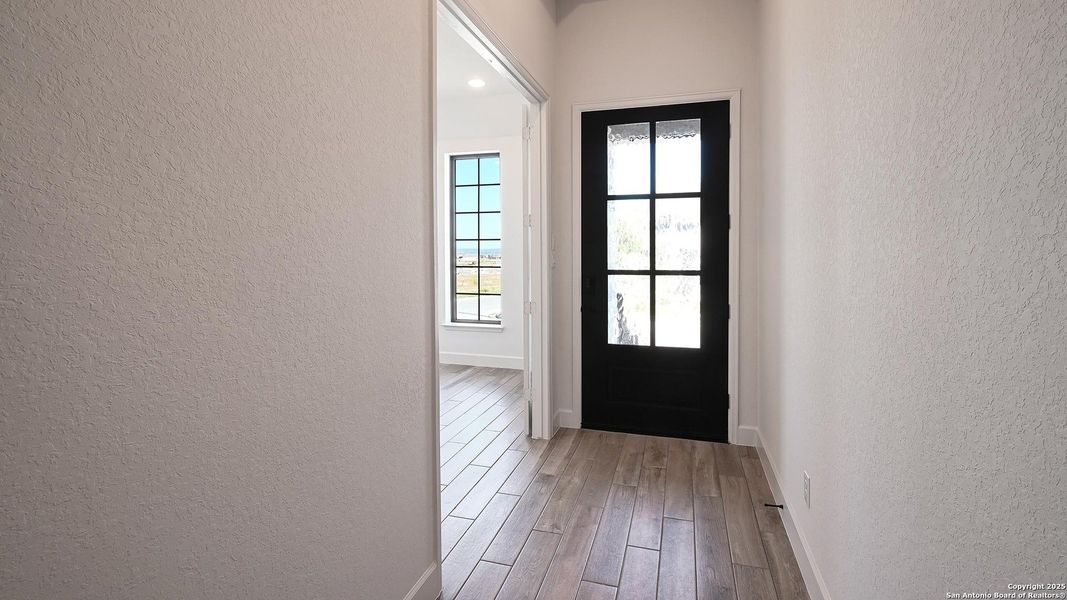 Spacious, unfurnished interior of a new home in Mayfair 50', New Braunfels (Image 20).