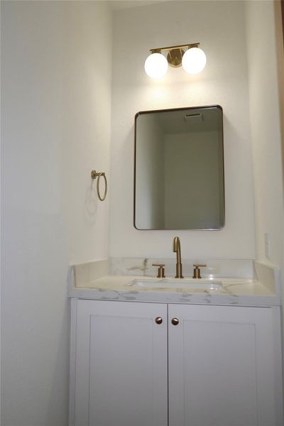 Powder bath located on the first floor. Powder bath located on the first floor.