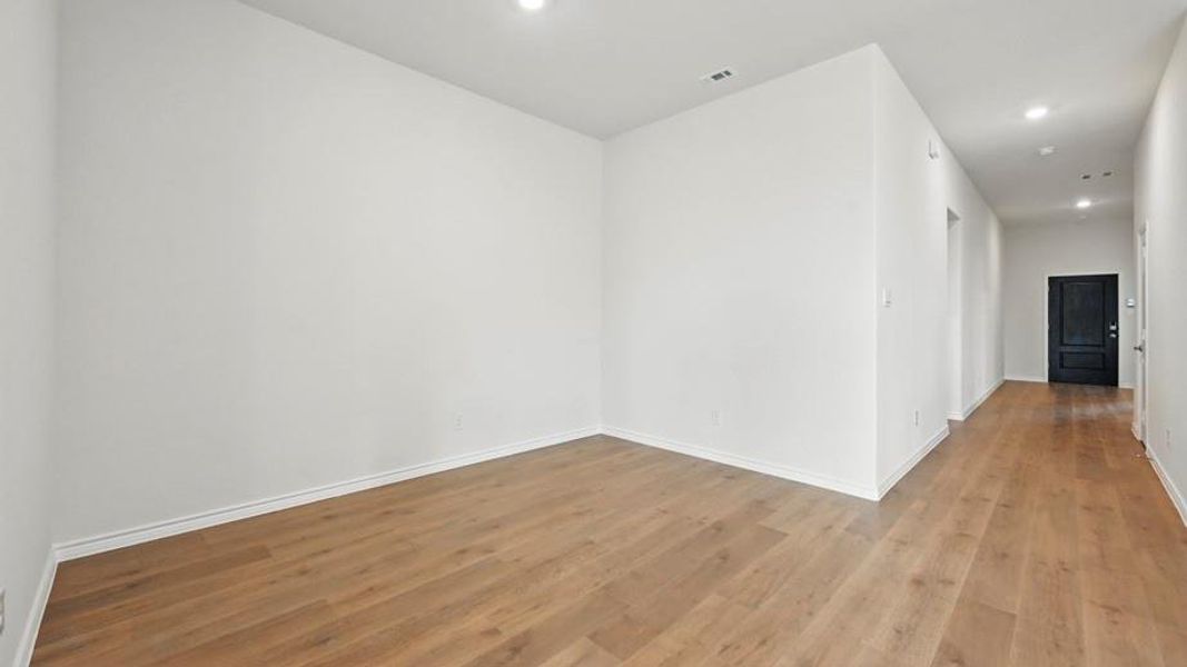 Spacious, unfurnished interior of a new home in Lakewood Trails, Forney (Image 19).