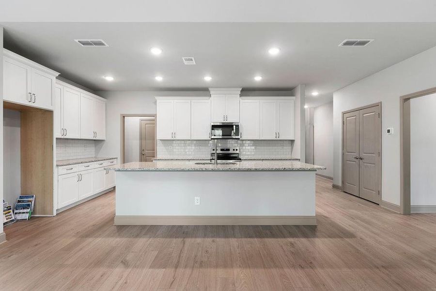 Furnished interior view inside a new home in , Waleska (Image 17).