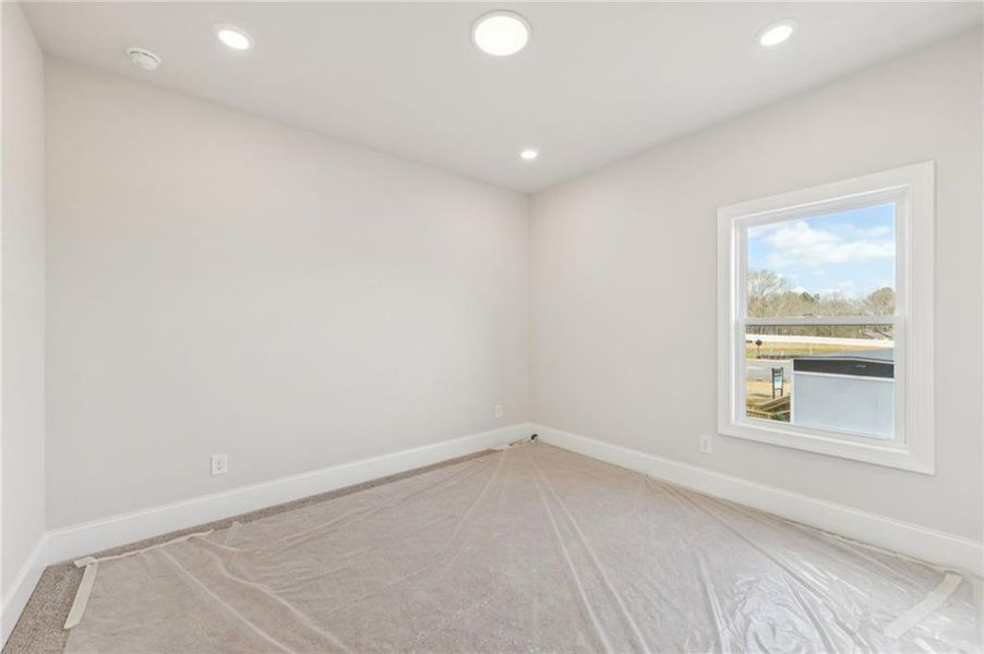 Spacious, unfurnished interior of a new home in Aberdeen, Hoschton (Image 36).