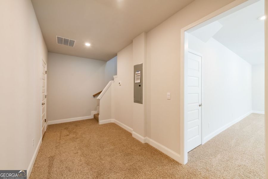 Spacious, unfurnished interior of a new home in Carson's Walk, Macon (Image 24).