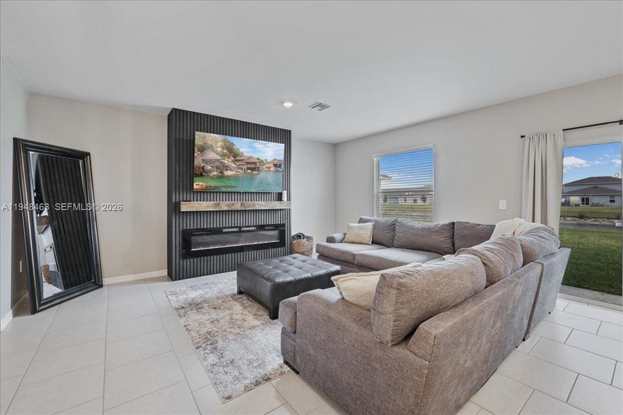 Furnished interior view inside a new home in , Lehigh Acres (Image 7).