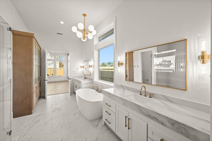 Stunning slabs and fixtures!