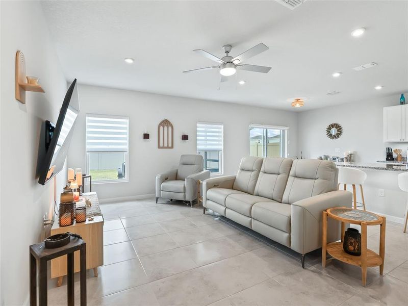 Furnished interior view inside a new home in , Sumterville (Image 17).