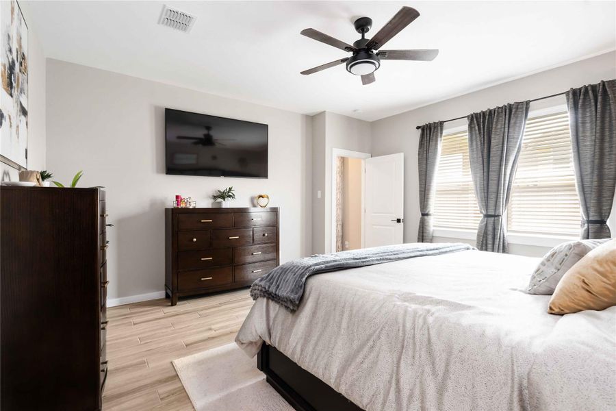 Furnished interior view inside a new home in Ascend at Legends Bay, Baytown (Image 29). Furnished interior view inside a new home in Ascend at Legends Bay, Baytown (Image 29).