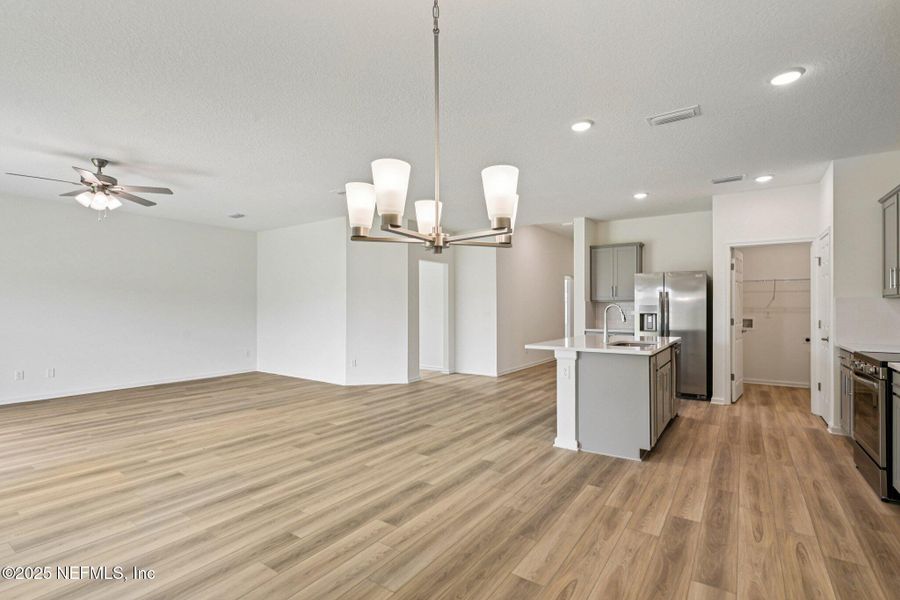 Spacious, unfurnished interior of a new home in Panther Creek, Jacksonville (Image 26).