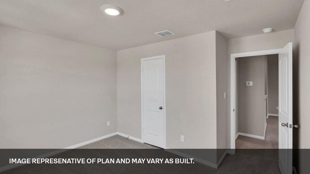 Spacious, unfurnished interior of a new home in Rosenbusch Ranch, Leander (Image 16).