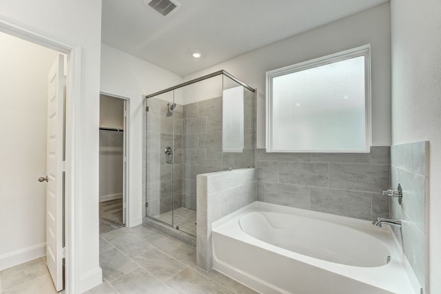 Furnished interior view inside a new home in Townsen Landing, Humble (Image 8).
