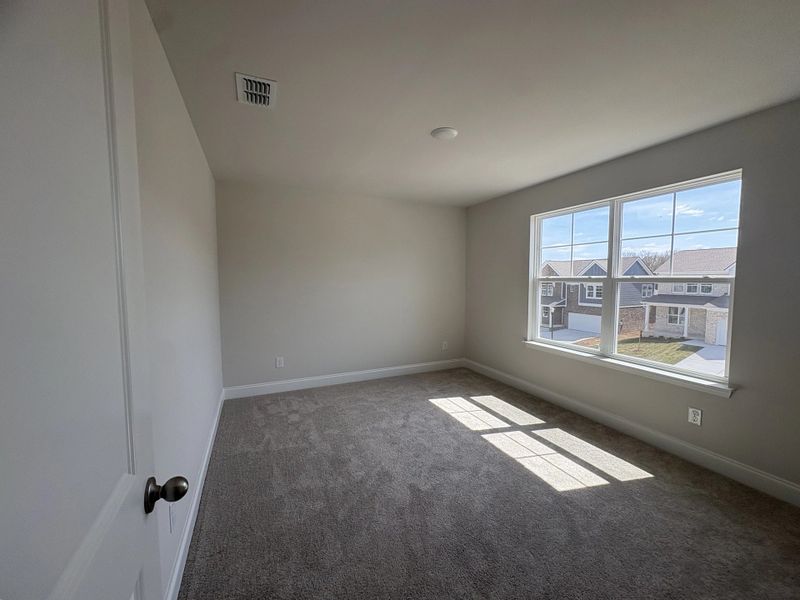 Spacious, unfurnished interior of a new home in Cades Bluff, Lebanon (Image 17).