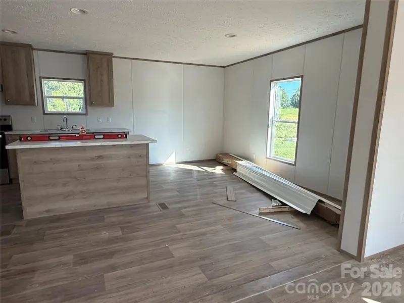 Dining & Kitchen