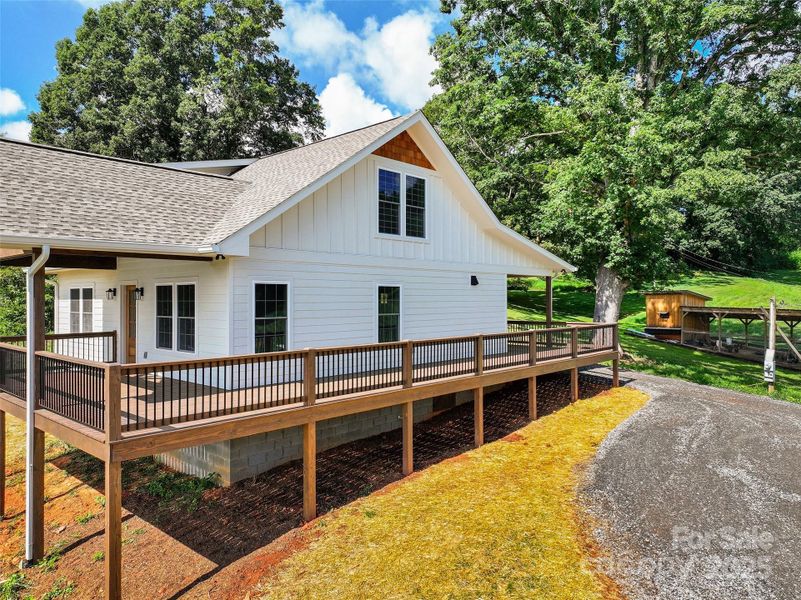 Exterior details and patio area of a home in , Waynesville (Image 18).