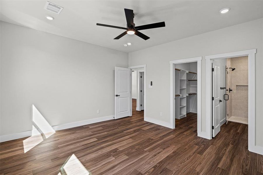 Spacious, unfurnished interior of a new home in , Granbury (Image 32).
