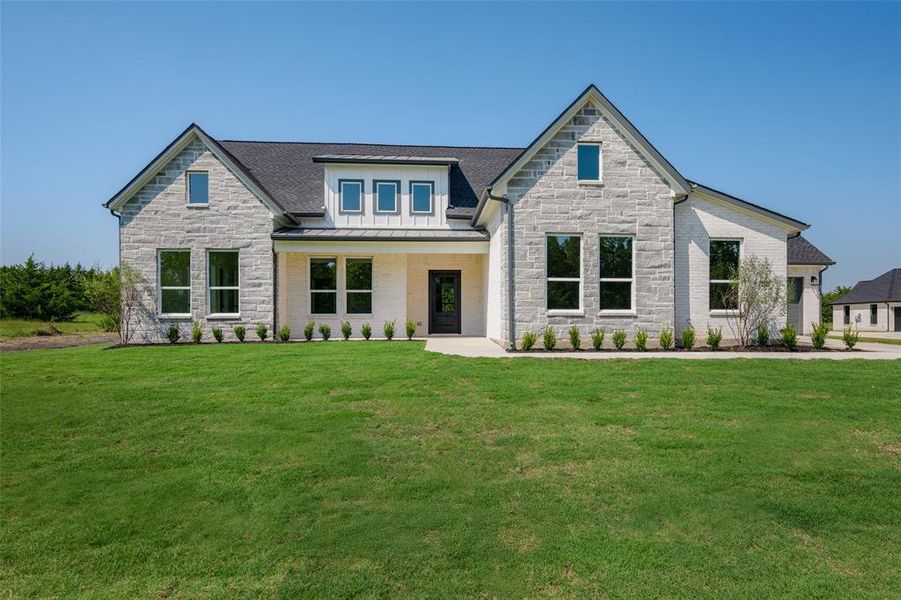 Exterior details and patio area of a home in , Farmersville (Image 3).