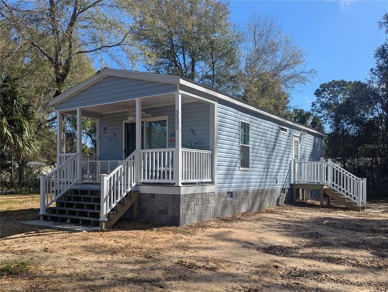 Exterior details and patio area of a home in , Ocklawaha (Image 17). Exterior details and patio area of a home in , Ocklawaha (Image 17).