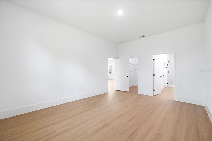 Spacious, unfurnished interior of a new home in , Ocala (Image 24).