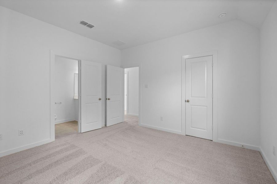 Spacious, unfurnished interior of a new home in , Missouri City (Image 14).