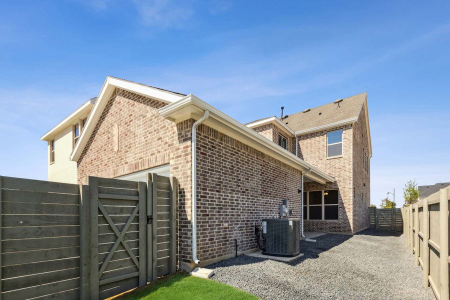 Representative exterior details of a home built from the The Crossgate by David Weekley Homes in Trinity Falls, McKinney (Image 4).