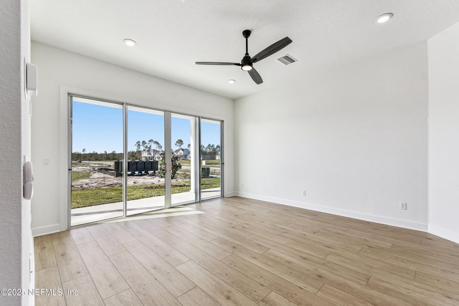 Spacious, unfurnished interior of a new home in Seven Pines 50' Front Entry, Jacksonville (Image 17).