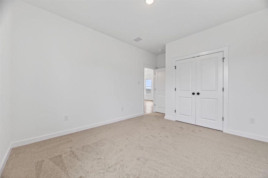 Spacious, unfurnished interior of a new home in Mostyn Springs, Magnolia (Image 33).