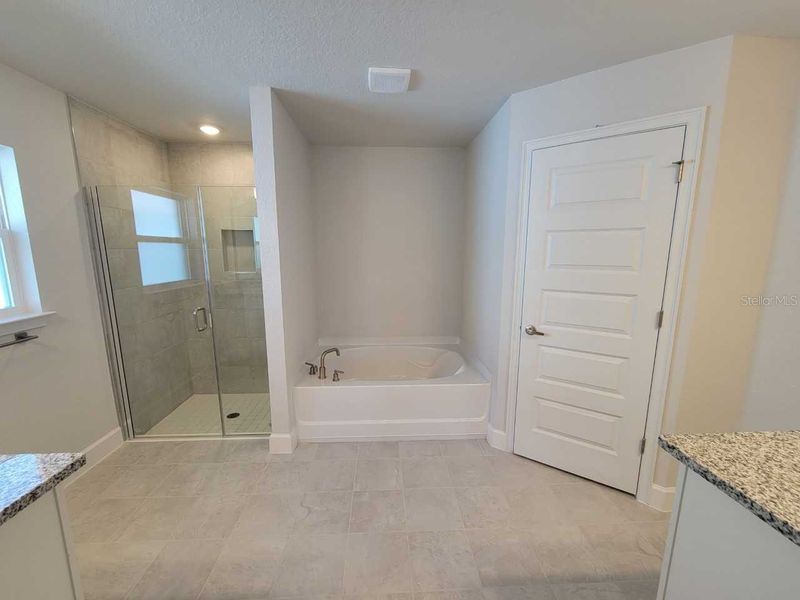 Spacious, unfurnished interior of a new home in Ocala Waterway / Kingsland Country Estates, Dunnellon (Image 19).