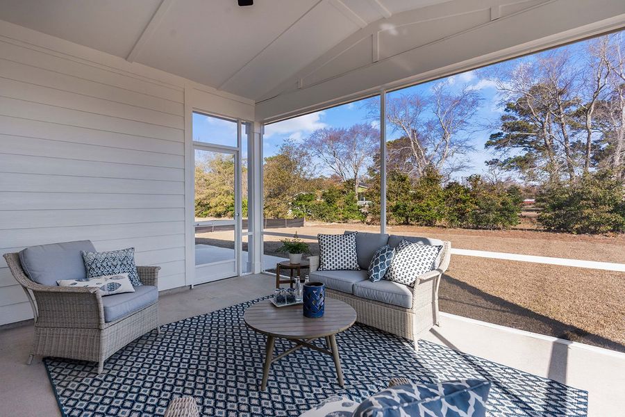 Representative exterior details of a home built from the The Hampton by RobuckHomes in Windwater, Hampstead (Image 35).