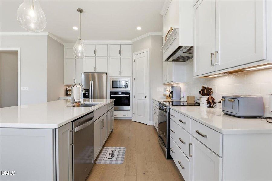 36-110 Summerlin Dr-36