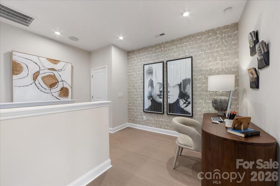 Falcon Plan Model Photo