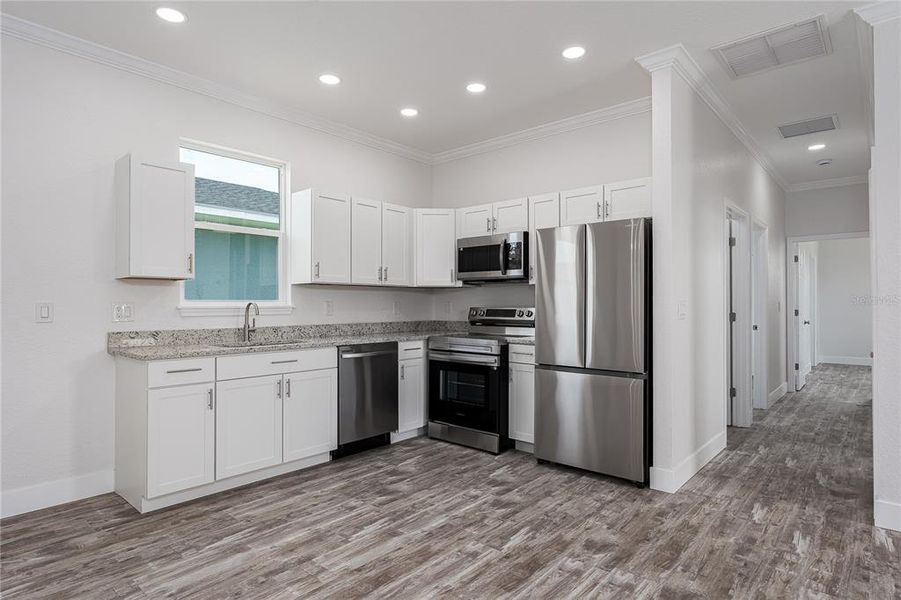 1515 2 Avenue West Palmetto FL 34221 MLS # A4657144Luxury Vinyl Throughout, stainless appliances and granite