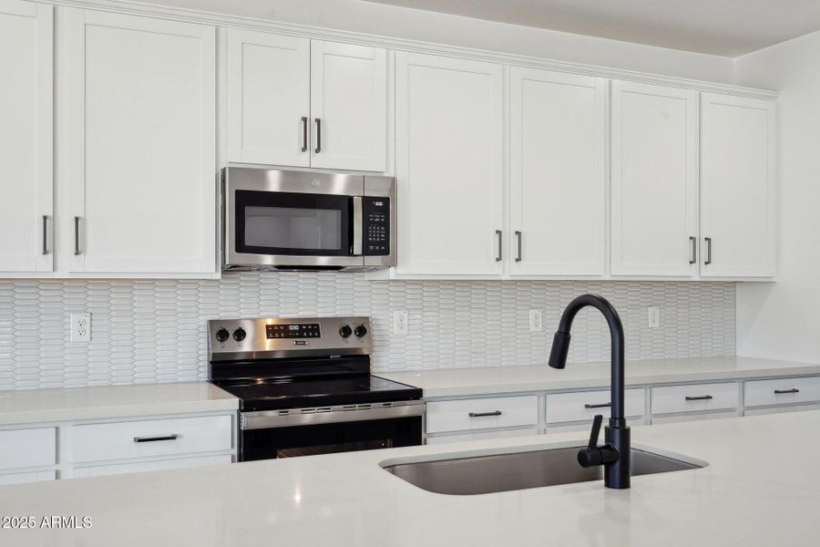 19-web-or-mls-W Cheryl Dr-1405-019