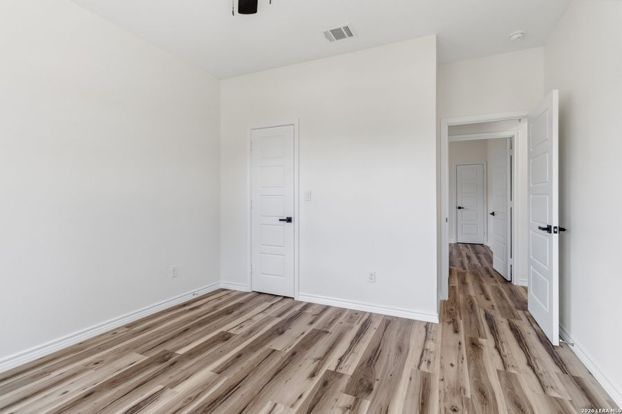 Spacious, unfurnished interior of a new home in , San Antonio (Image 19).