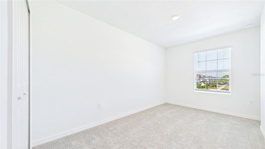 Spacious, unfurnished interior of a new home in , Ruskin (Image 26).