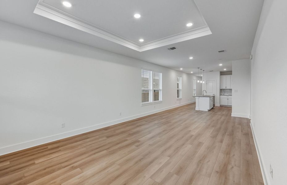 Spacious, unfurnished interior of a new home in Saddleback at Santa Rita Ranch, Liberty Hill (Image 25).