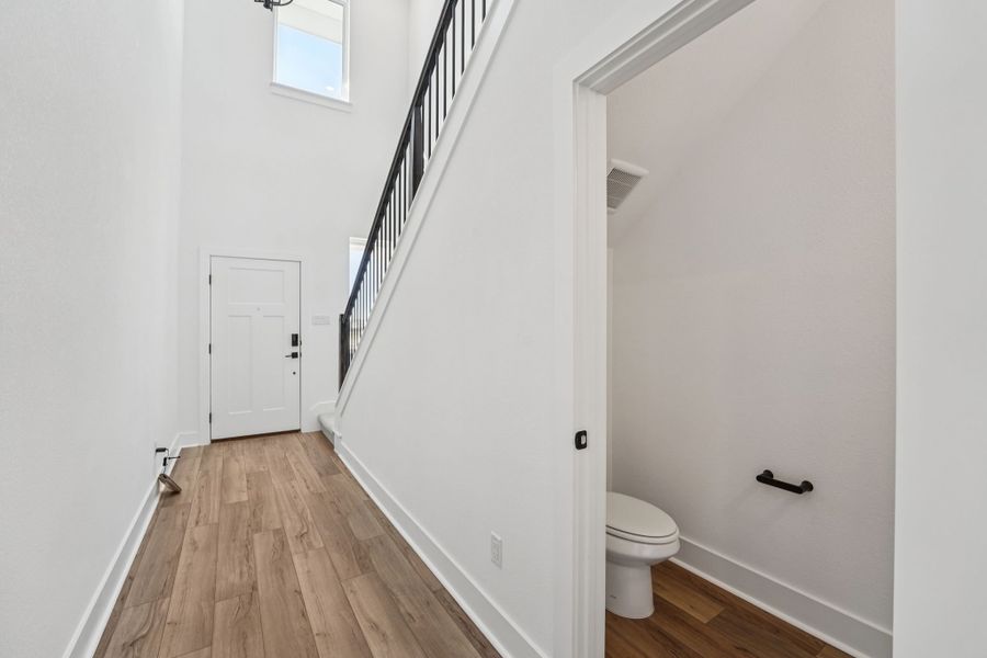 Spacious, unfurnished interior of a new home in Avery Centre, Round Rock (Image 25).