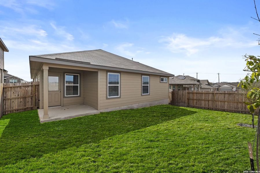 Exterior details and patio area of a home in Stonehill, San Antonio (Image 3).