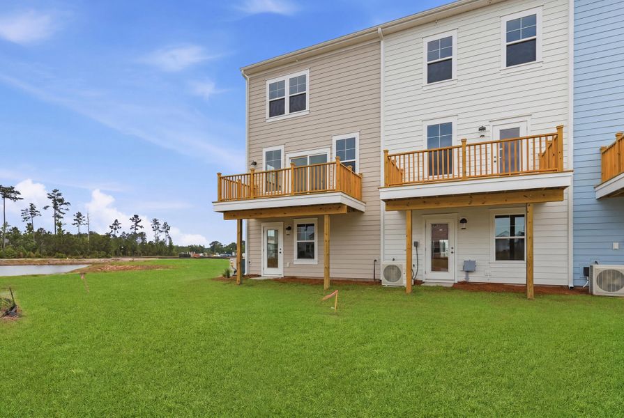 Exterior details and patio area of a home in , Summerville (Image 4).