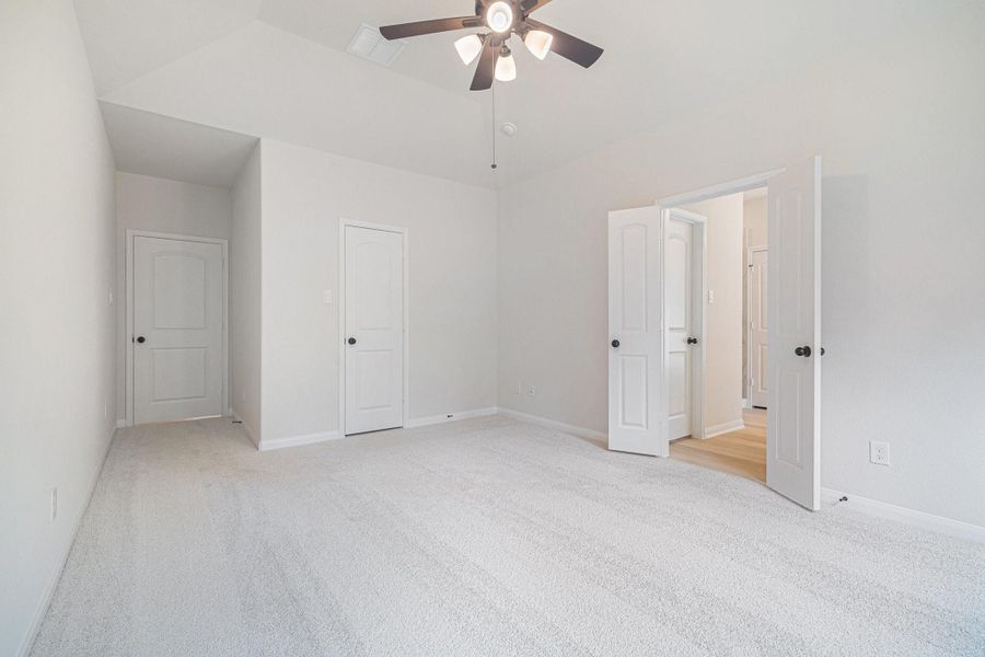 Spacious, unfurnished interior of a new home in Rose Hill Estates, Willis (Image 28).