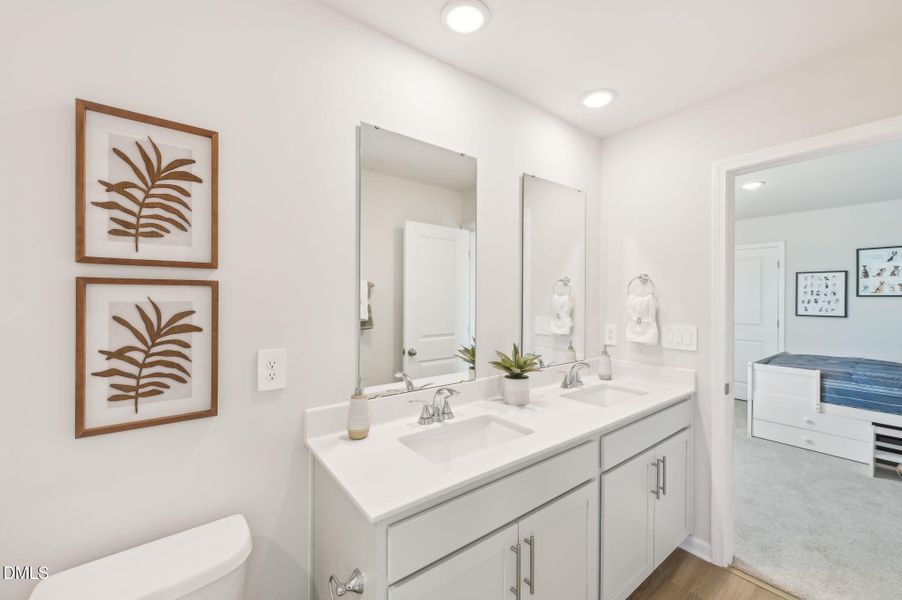 29-web-or-mls-Raleigh - Oakwood - 1066 W