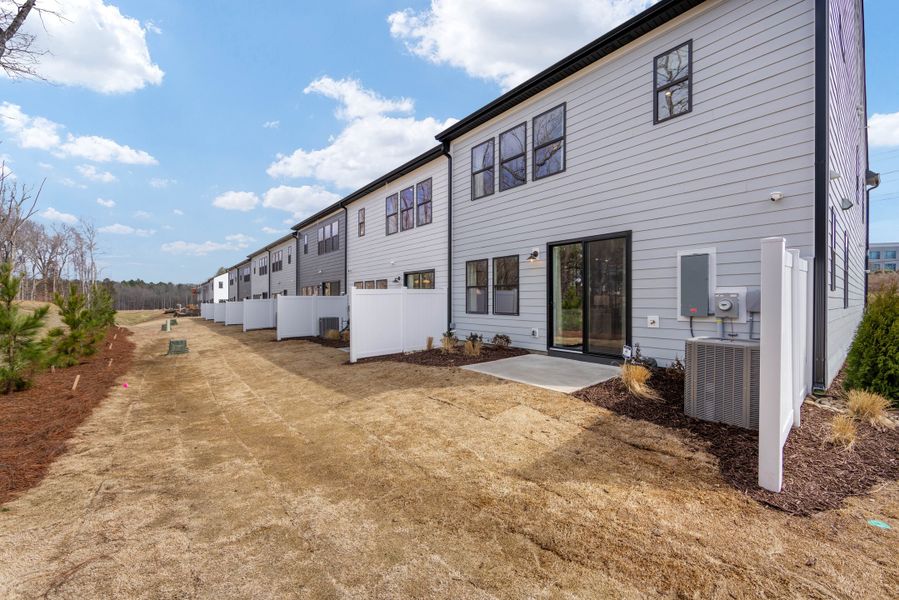 Representative exterior details of a home built from the Knight by Tri Pointe Homes in Southbridge, Fort Mill (Image 4).