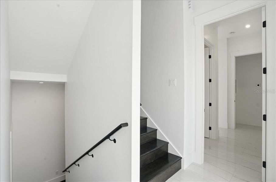 Spacious, unfurnished interior of a new home in , Englewood (Image 61).