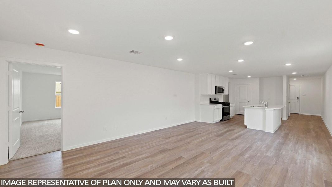 Spacious, unfurnished interior of a new home in Porters Mill, New Caney (Image 8).