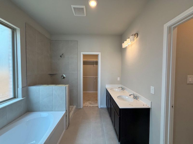 Furnished interior view inside a new home in Candela, Richmond (Image 3).