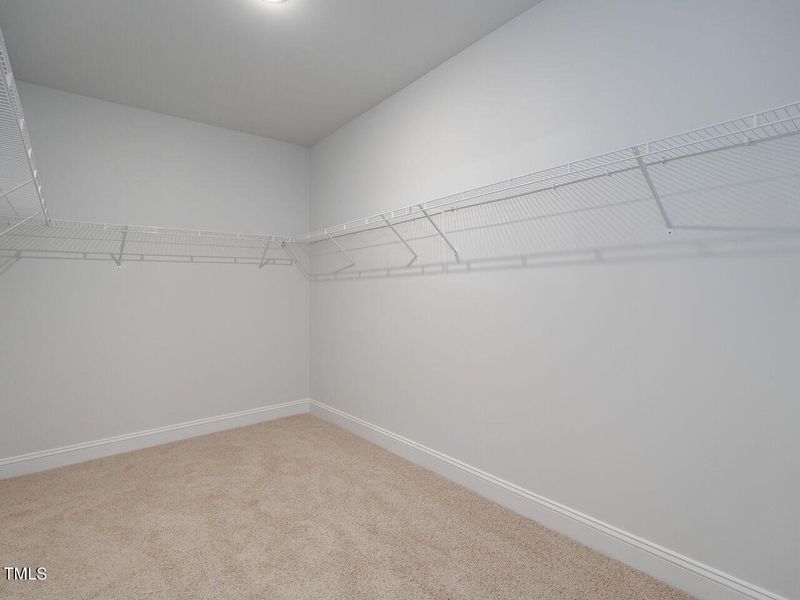 023-1280x960-primary-closet