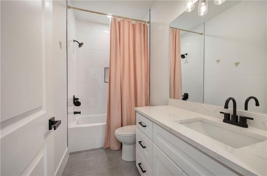 Furnished interior view inside a new home in , Cartersville (Image 5).