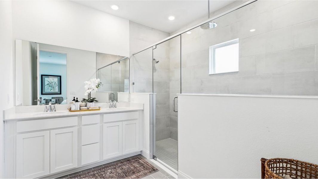 3015 Medallion Bonus II Owners Bath 1of2 Base2 7 7 25