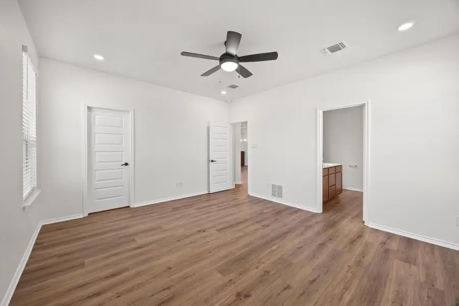 Spacious, unfurnished interior of a new home in Overlook Ranch, Georgetown (Image 17). Spacious, unfurnished interior of a new home in Overlook Ranch, Georgetown (Image 17).